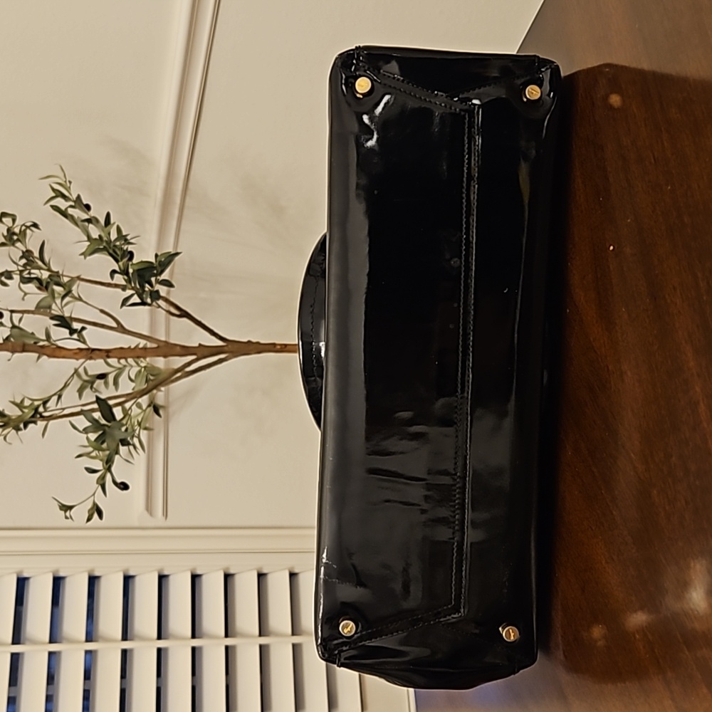 Salvatore Ferragamo Black Patent Leather Vala Large Tote w/ Gold, EUC Ha… - Picture 6 of 16